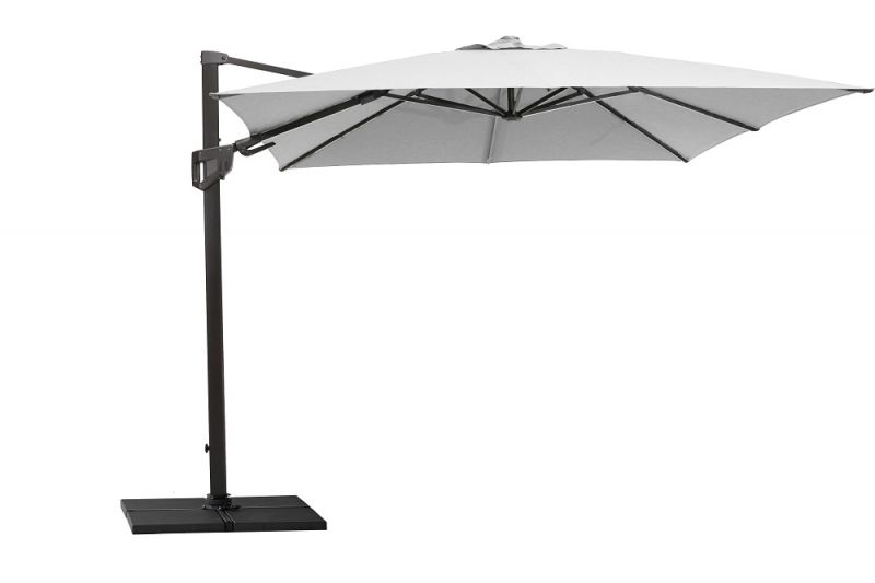 Weißer Hyde Luxe Sonnenschirm von Cane-Line mit Fuß, einseitig befestigt, für Garten und Terrasse.